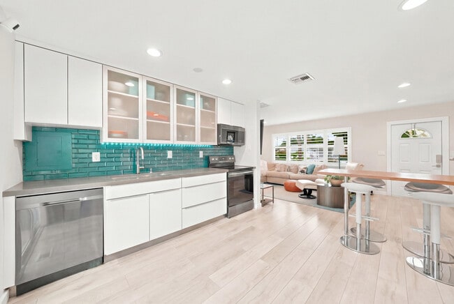 Photo - 3140 NE 12th Ave