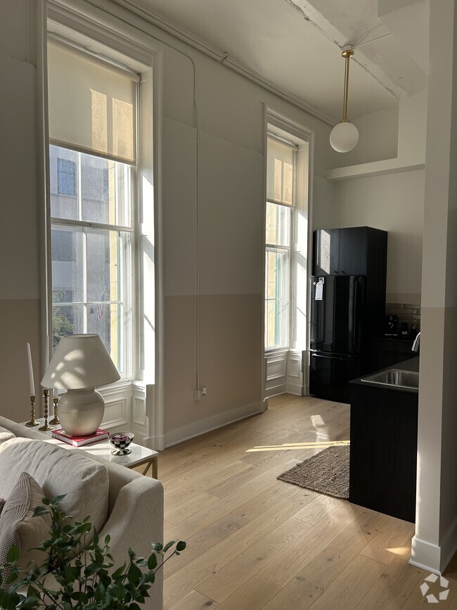 Building Photo - City Hall Unit 205 Rental