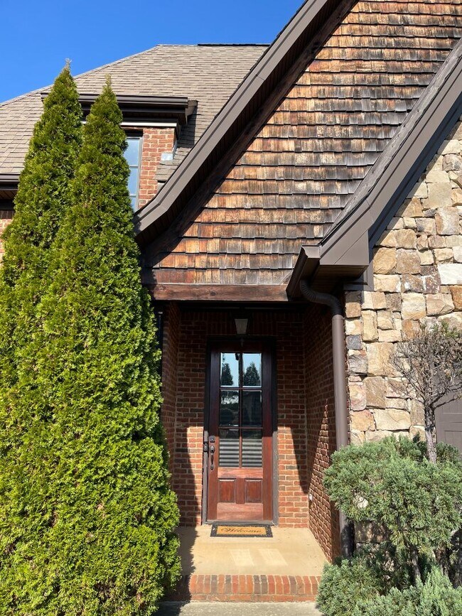 Photo - 764 Oakdale Dr