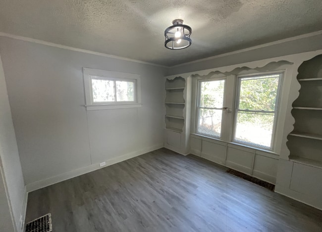 Photo - 14005 Scioto Ave