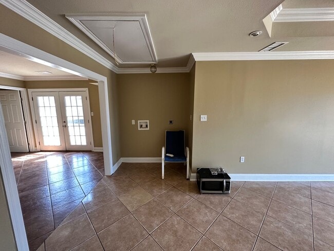 Photo - Lovely 4 Bedroom Home