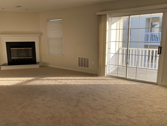 Photo - 300 Grosvenor Ln Unit 201