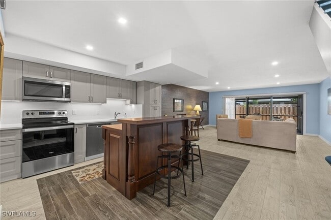 Photo - 833 Meadowland Dr