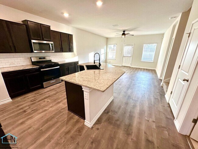 Photo - Spacious & Modern 5-Bedroom Rental Home in Riverstone at Westpointe!