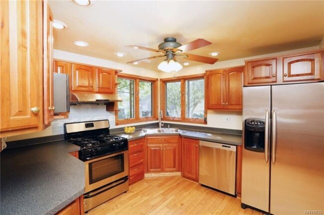 Photo - 706 Nash Rd House