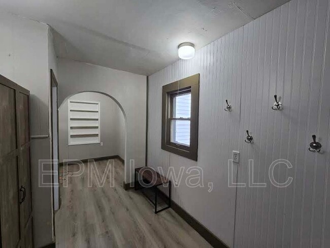 Photo - 201 Polk St