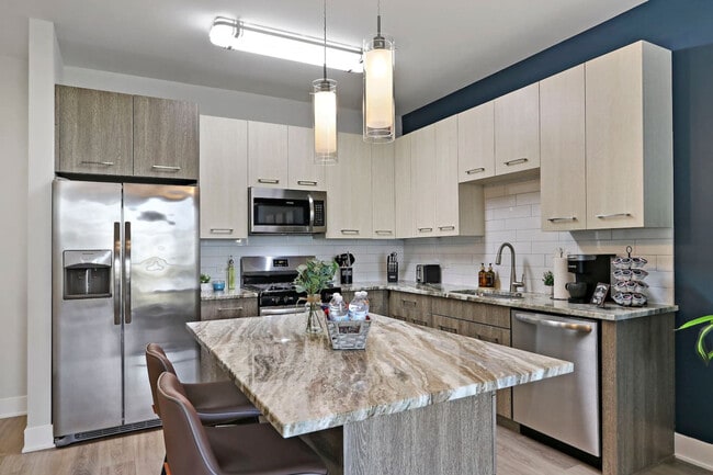 Photo - 28294 Ferry Rd Unidad ID1366974P