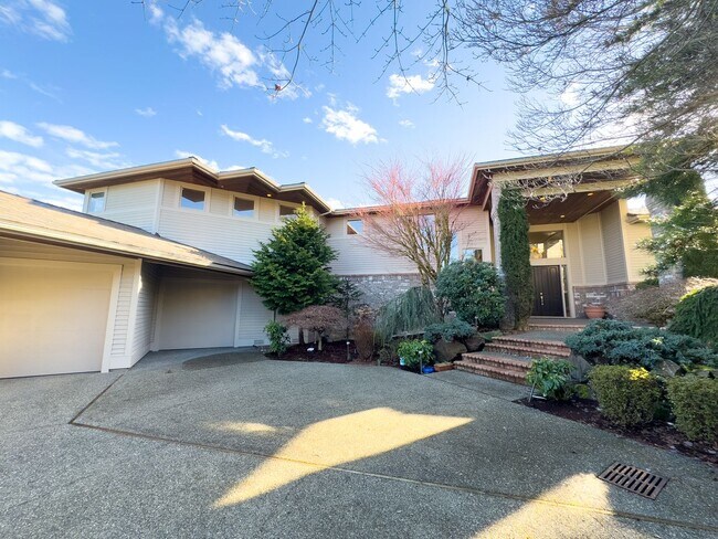 Photo - 4bd/4ba Bellevue Home
