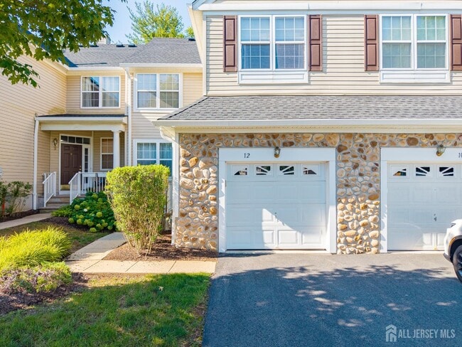 Photo - 12 Scarlet Oak Dr