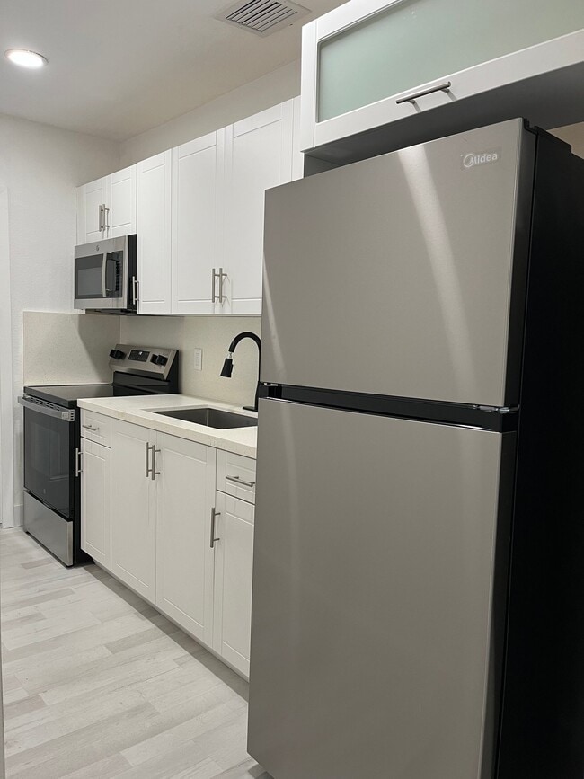 Photo - 4220 SW 21st St Unit 1