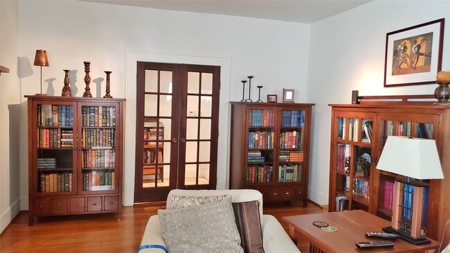 Photo - 1209 Milford St
