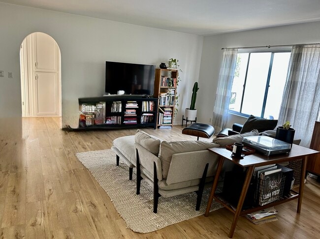 Photo - 2310 6th St Unidad 4
