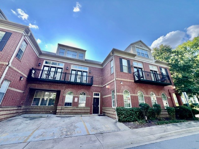 Building Photo - 340 Campbell Ave