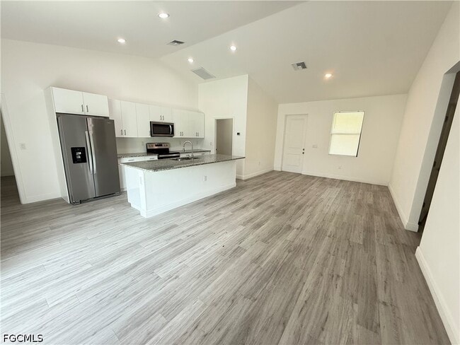 Photo - 611 Greenbriar Blvd