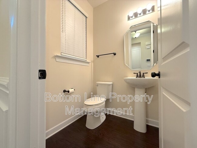 Photo - 5688 Garrow Glen Rd