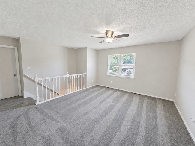 Photo - 403 NE Westwind Dr