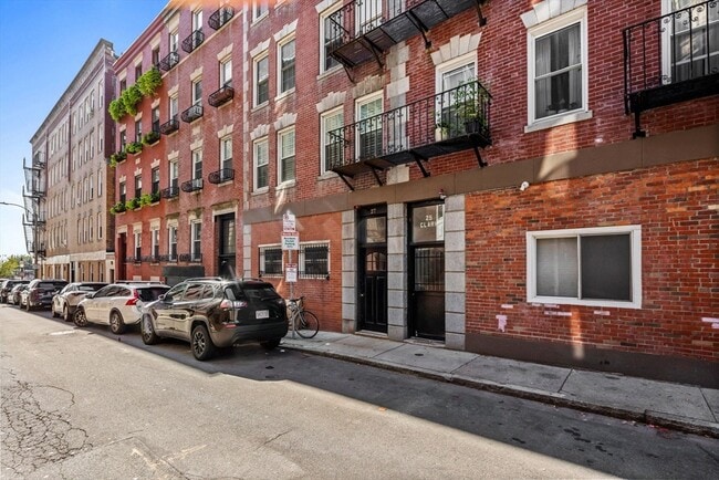 Building Photo - 25 Clark St Unit 2 Rental