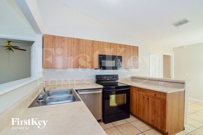 Photo - 122 Barrington Dr