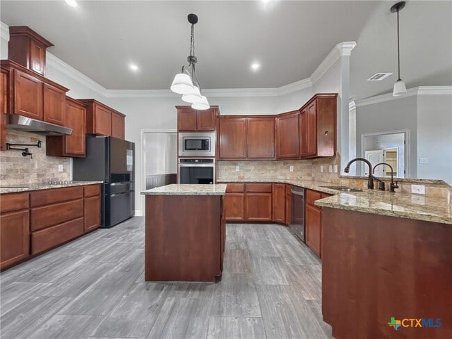 Building Photo - 1066 Vista Dr