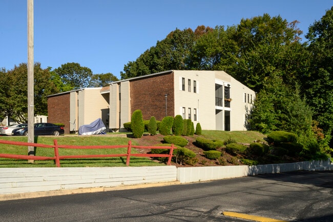 Laurel Hill Apartments