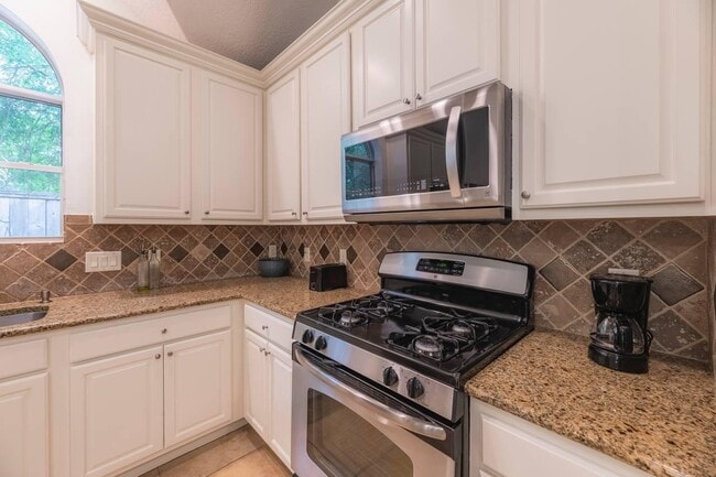 Photo - 6 Avenswood Pl