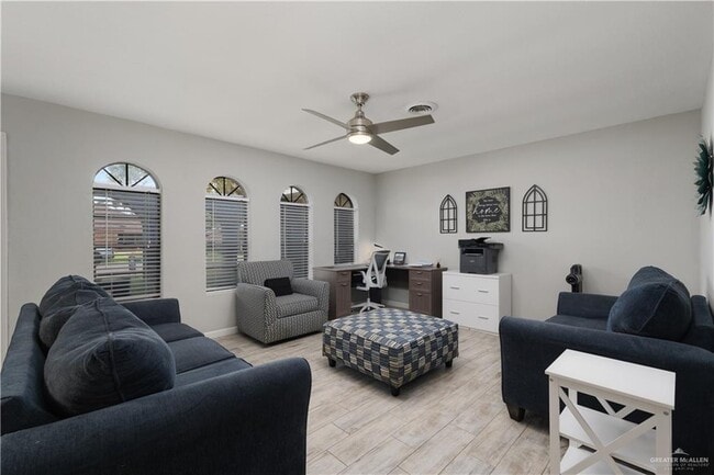 Photo - 9 Poinciana St