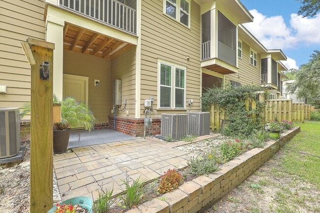 Photo - Spacious Mt. Pleasant Townhome!