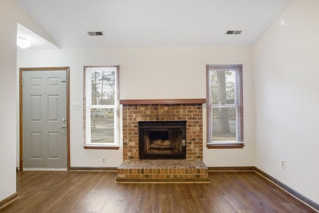 Photo - 205 Corey Ct