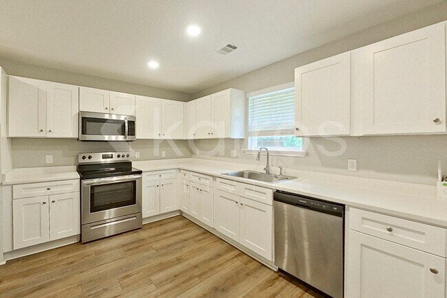Photo - 132 Cottage Grove Rd