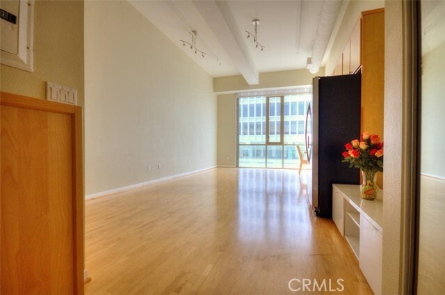 Building Photo - 175 S Lake Ave Unit 307