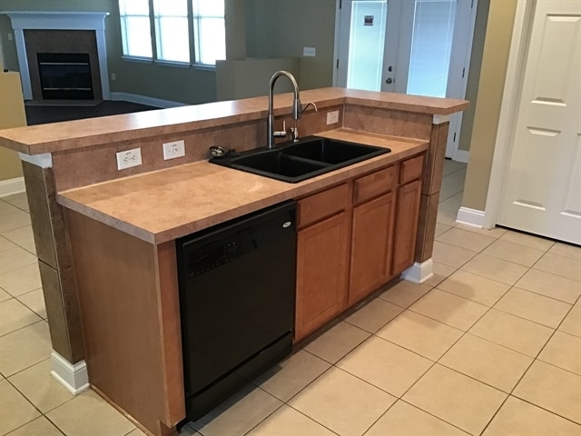 Photo - 724 Spruce Pine Ln