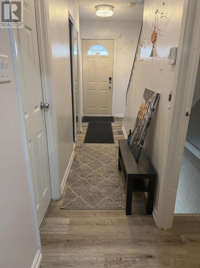 Photo - 6 Cedarhill Crescent