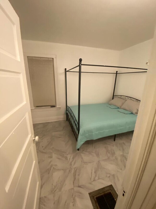 Photo - 121 Lakeview Ave Unit 1