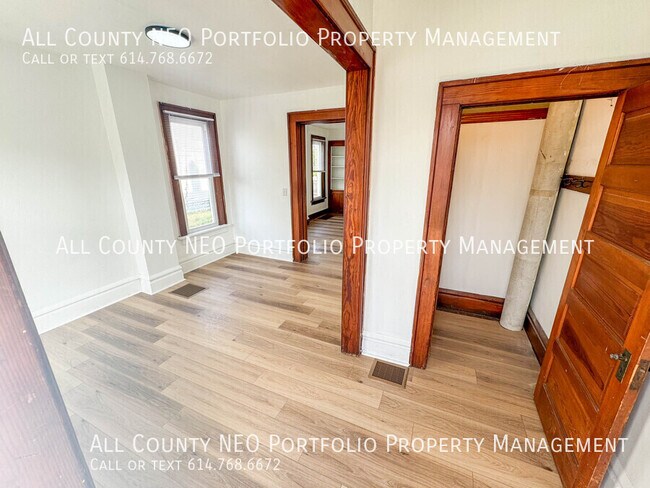 Photo - 64 S Hague Ave