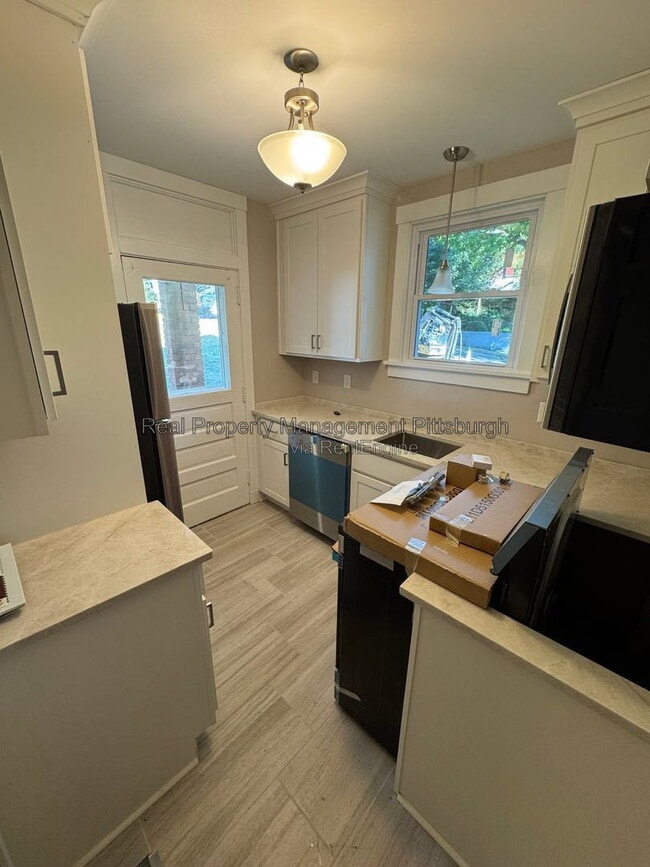 Photo - 107 N Meadowcroft Ave