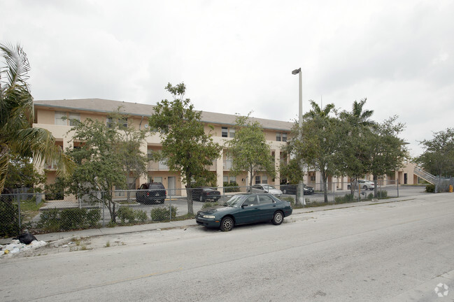 M & M Maison Townhomes - M & M Maison Townhomes