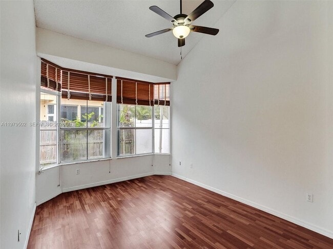 Photo - 3745 Piccadilly St