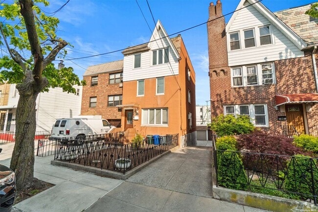 Building Photo - 32-33-33 46th St Rental