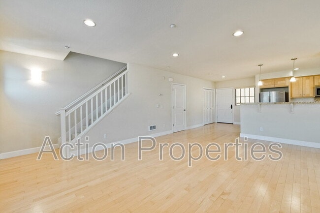 Photo - 1765 E Bayshore Rd