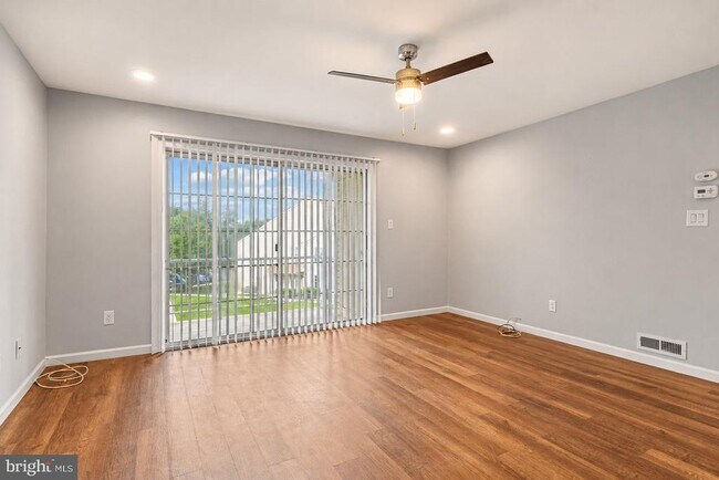 Photo - 3520B Neils Ct