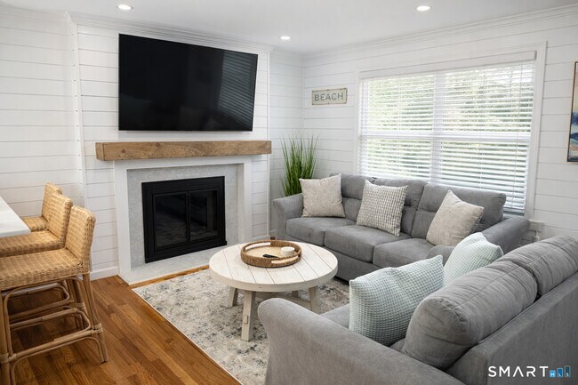 Photo - 74 Oldfield Dr