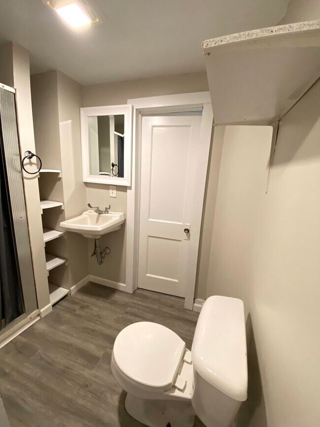 Photo - 321 Caroline St Unit 2 Upper