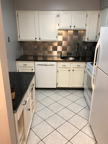 Kitchen - 525 Waterford Dr Unit 525