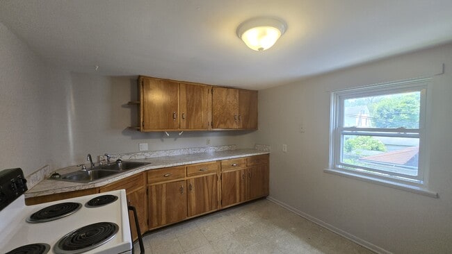 1113 High St NE