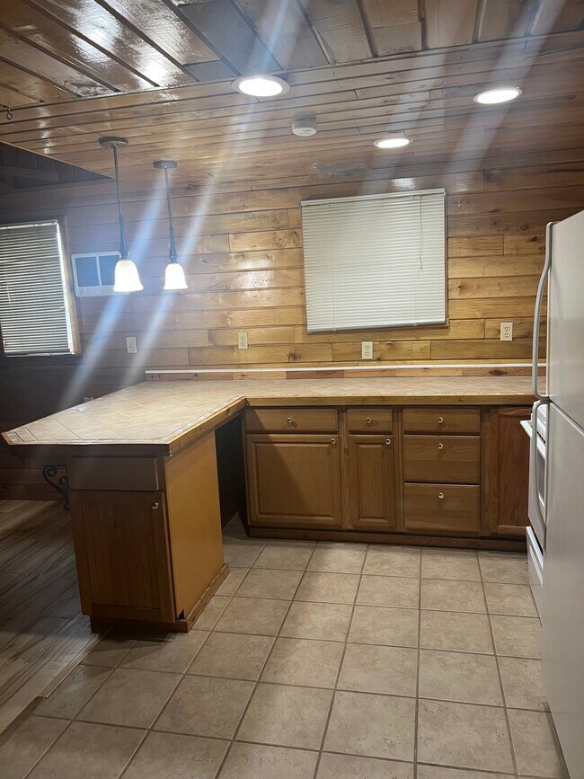 Photo - 1574 Armstrong Rd Unit 2