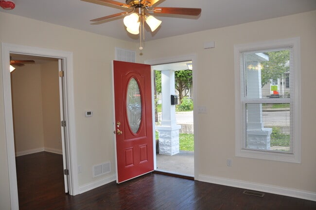 Photo - Sea Hero - Pre-Leasing for Fall Semester 2026