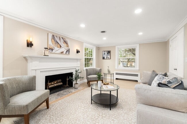 Photo - 850 Dedham St