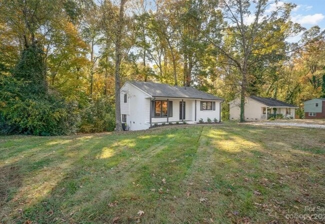 Photo - 5501 Southampton Rd House