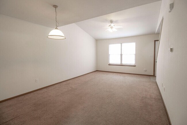 Photo - 2119 N Ballenger Ln