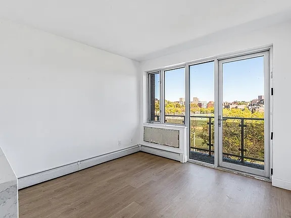 Photo - APT 4H Unit 4H